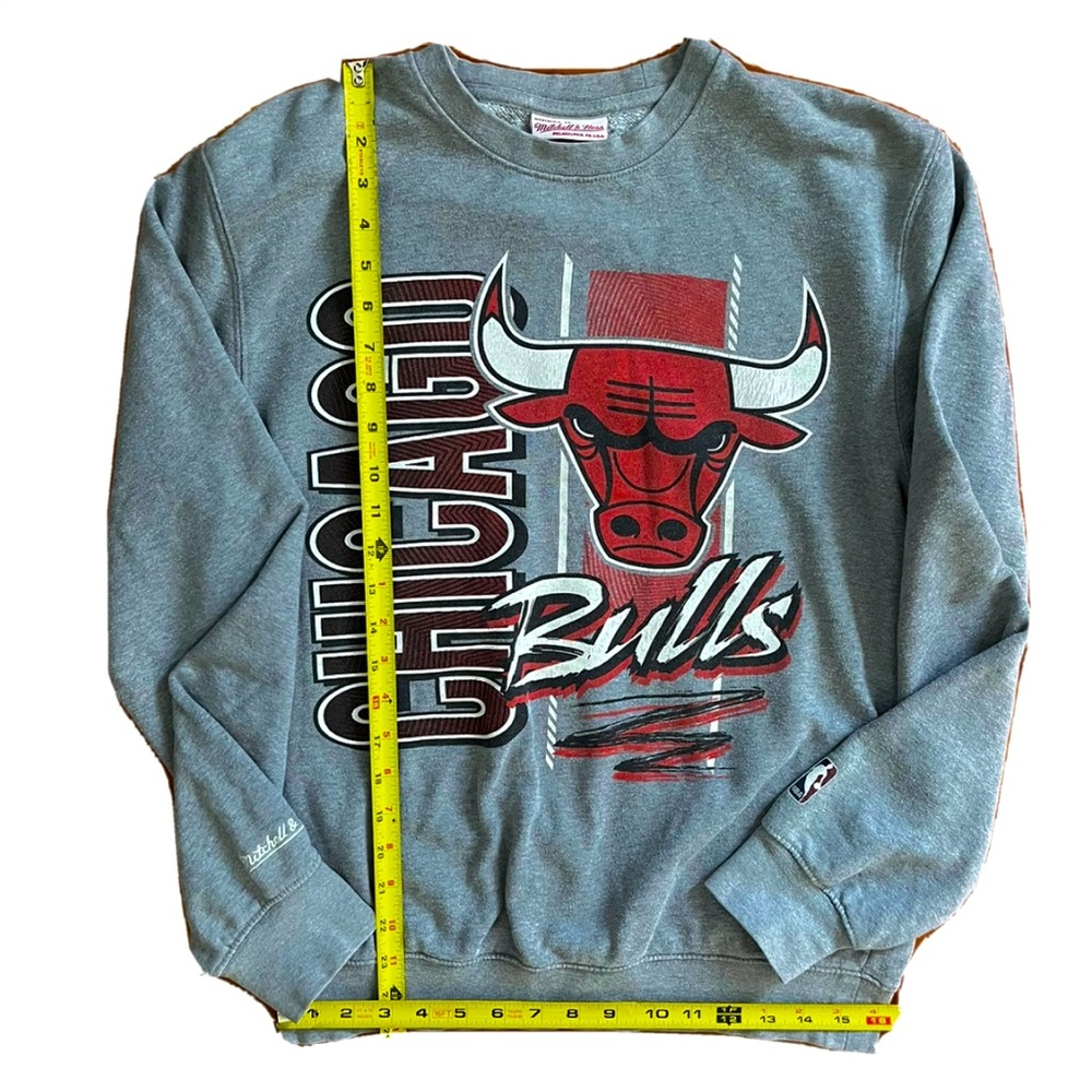 Mitchell & Ness Chicago Bulls Gray Sweatshirt